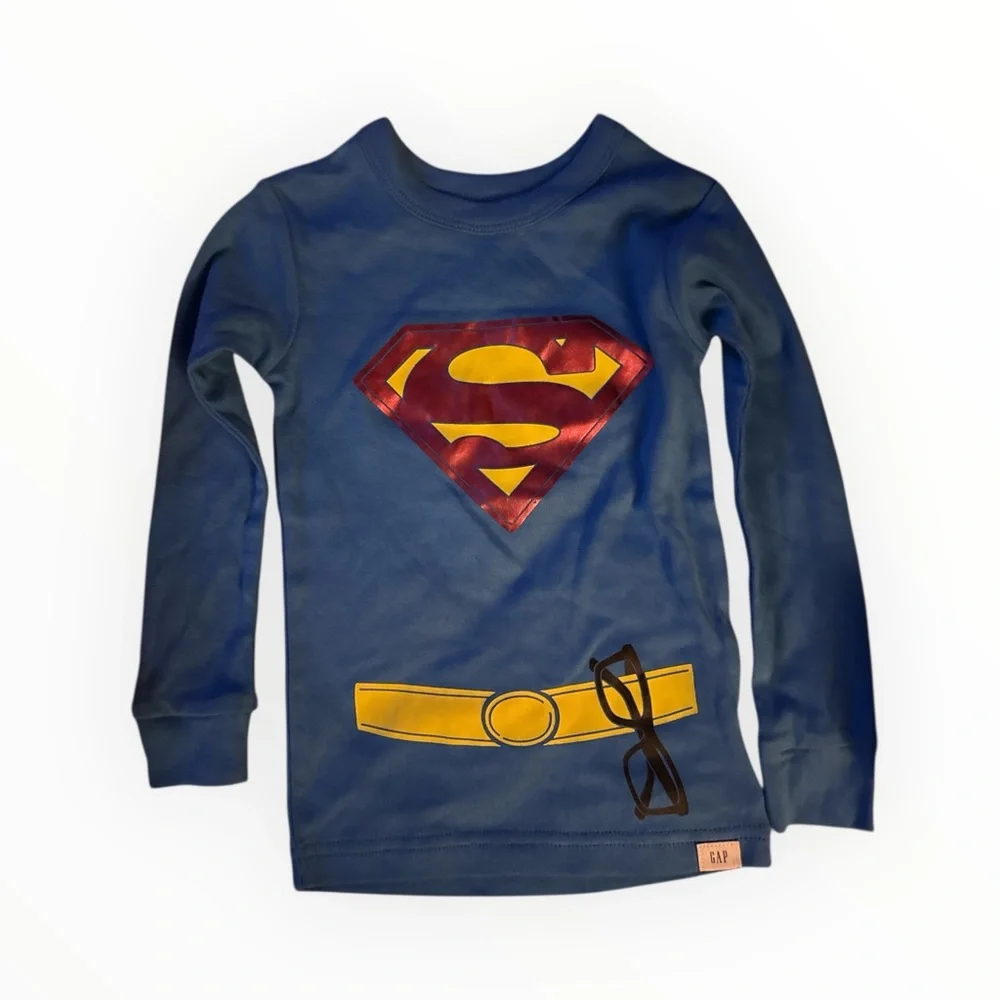 New Gap Kids Superman Shirt  licensed DC  sizes 2 yr, 3 yr. Or 5 yr. Toddlers